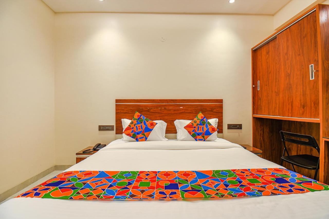 Fabhotel Gaurav Galaxy Púna Kültér fotó
